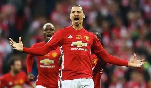 都集中在两 都集中在两